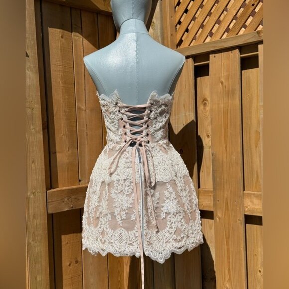 🆕 BRONX & BANCO 🧿 NWOT Maraya Blanc Lace Mini Dress, Sz M US 6 - Picture 10 of 16